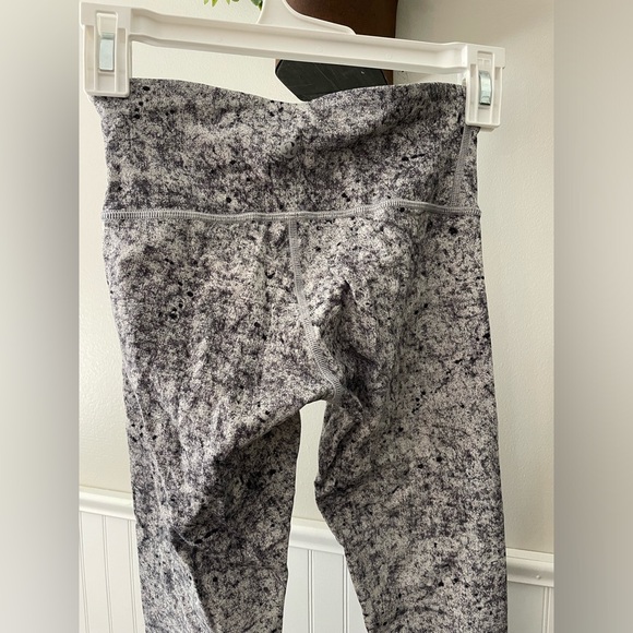 Marble print Lululemon Leggings - Picture 3 of 6